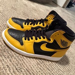 Jordan Retro 1 Pollen. Size 9